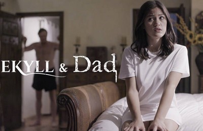 Напряженный боксер занимается интимными действиями с близкими родственницами и невестой.