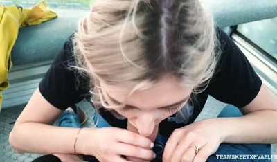 Юльчик занимается оральным сексом на подъемнике в Сочи.